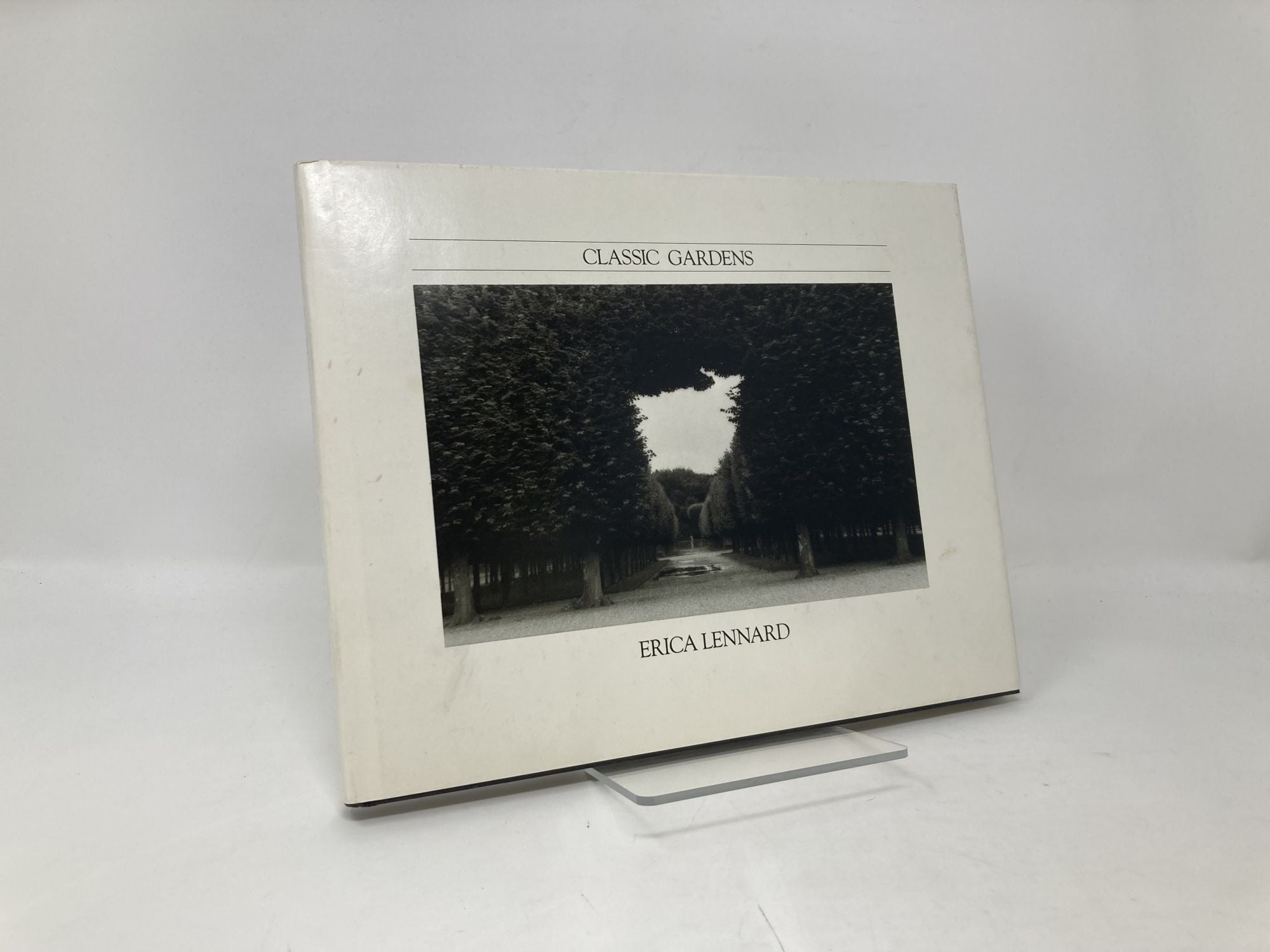Classic Gardens | Erica Lennard | First Edition