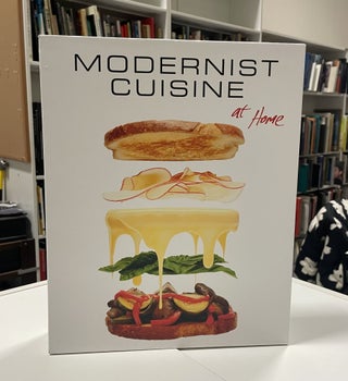 Item #140438 Modernist Cuisine at Home. Nathan Myhrvold, Maxime, Bilet