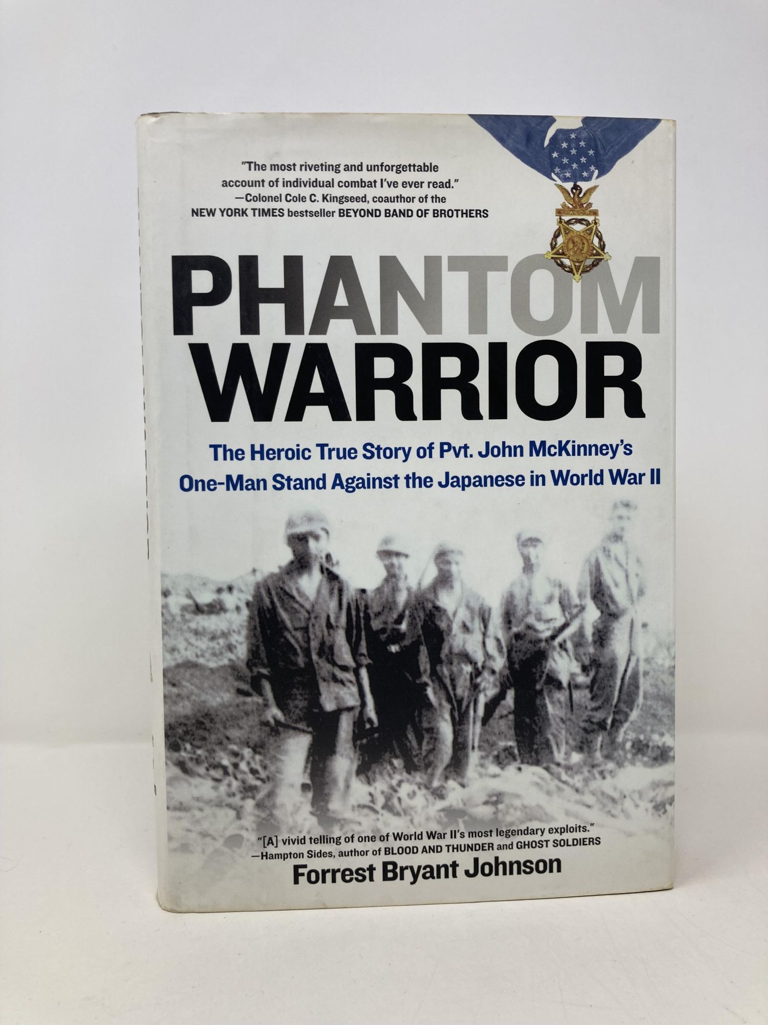 洋書John ScottJohn ScottPaths Not Taken英語版 Phantom Warrior: The Heroic True Story of Pvt. John McKinney's One