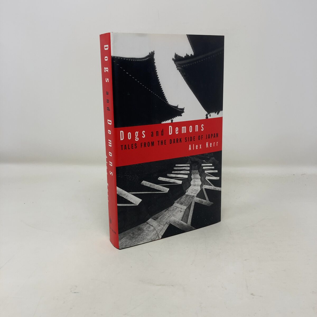 Dogs and Demons: Tales From the Dark Side of Modern Japan | Alex