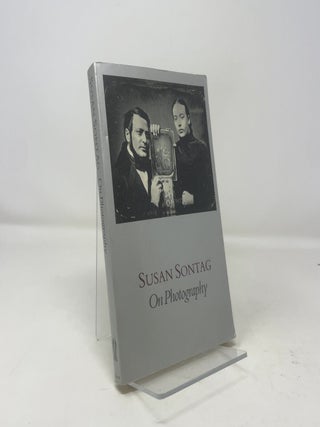 Item #317341 On Photography. Susan Sontag