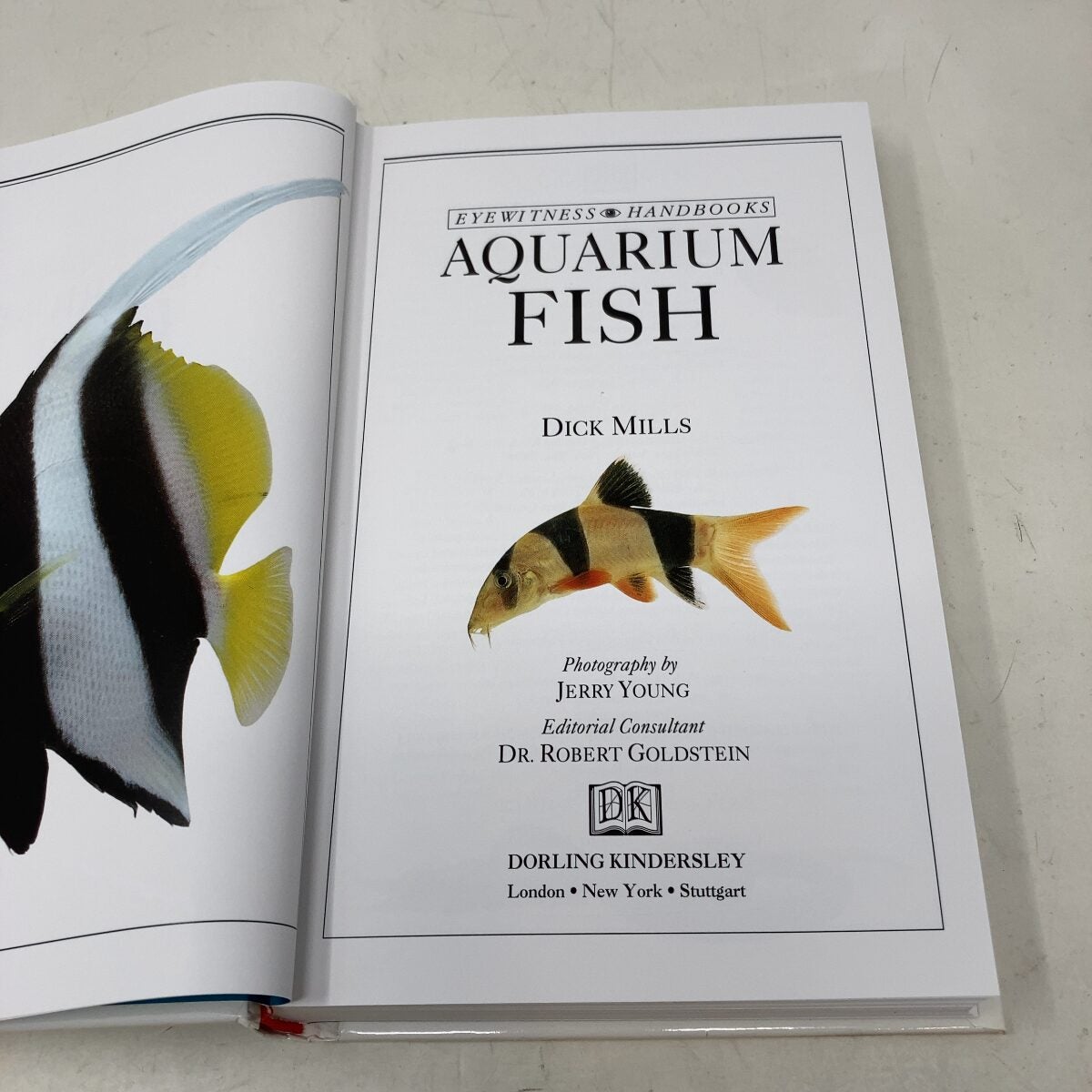 Aquarium Fish Eyewitness Handbooks | Dick Mills | FIRST EDITION