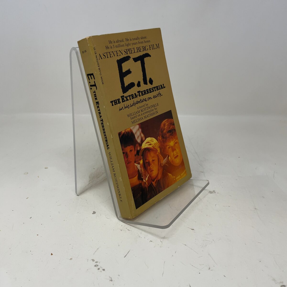 E.T.: The Extra-Terrestrial in his adventure on earth | William
