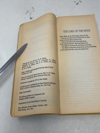 FELLOWSHIP OF RING (Eflkien, J. R. R. Lord of the Rings, Pt. 1.)
