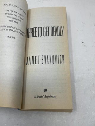 Three to Get Deadly (Stephanie Plum, No. 3)