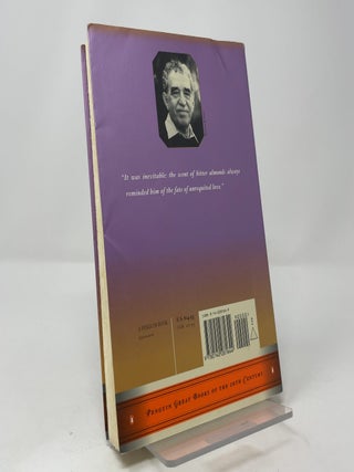 Love in the Time of Cholera (Penguin Great Books of the 20th Century)