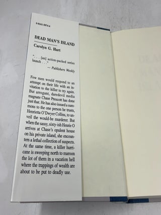 Dead Man's Island (G K Hall Large Print Book Series)