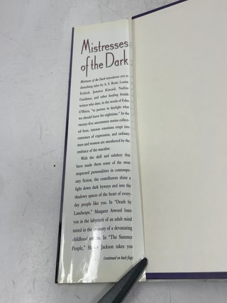 Mistresses of the Dark: 25 Macabre Tales By Master Storytellers