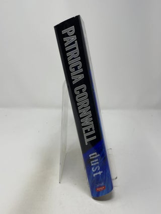Item #442766 Dust. Patricia Cornwell