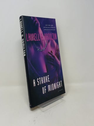 A Stroke of Midnight (Meredith Gentry, Book 4)