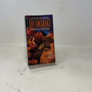 Item #455752 Dreamsnake. Vonda N. McIntryre