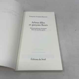 Arbres filles et garçons fleurs