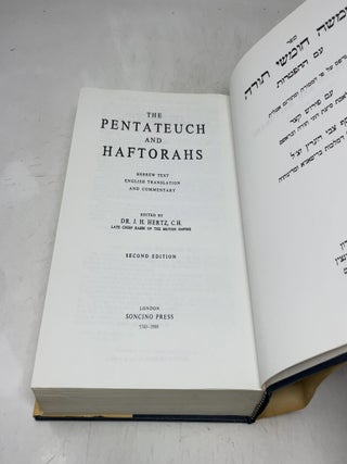 The Pentateuch and Haftorahs: Hebrew Text English Translation and Commentary (English and Hebrew Edition)