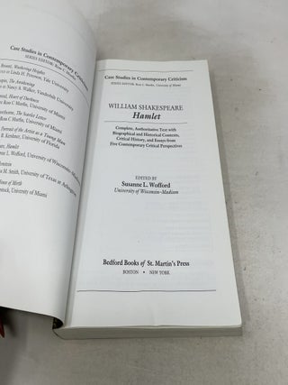 Hamlet (Case Studies in Contemporary Criticism)